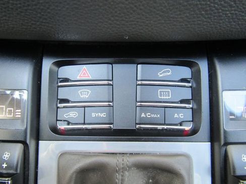 Used 2018 Porsche Macan image 47