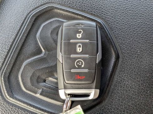 Used 2021 RAM 1500 Laramie AWD/4WD image 31