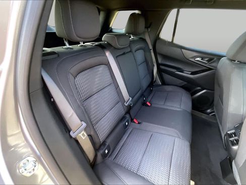 Used 2025 Chevrolet Equinox LT w/ Safety and Technology Package FWD image 19