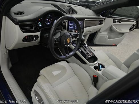Used 2023 Porsche Macan image 12