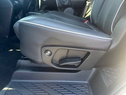 Used 2025 Hyundai Palisade SEL FWD image 38