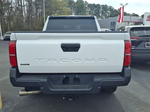Used 2025 Toyota Tacoma SR image 2