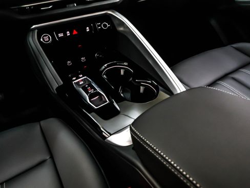 New 2025 Audi Q5 Premium Plus image 6