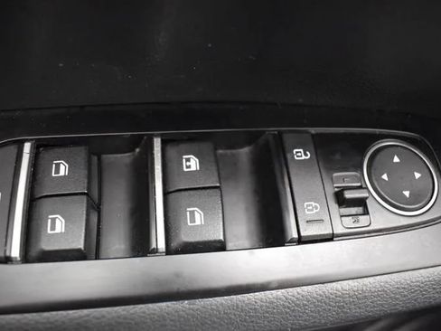 Used 2023 Kia Soul LX w/ LX Technology Package FWD image 21