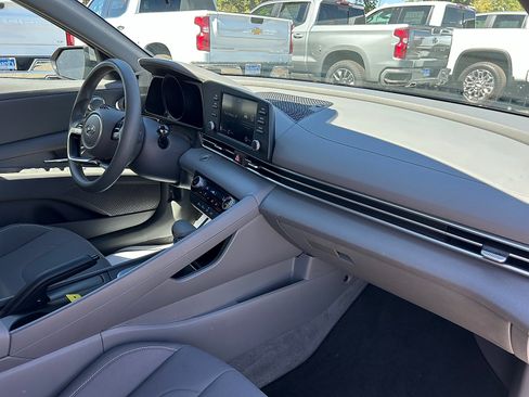 Used 2021 Hyundai Elantra SEL FWD image 26