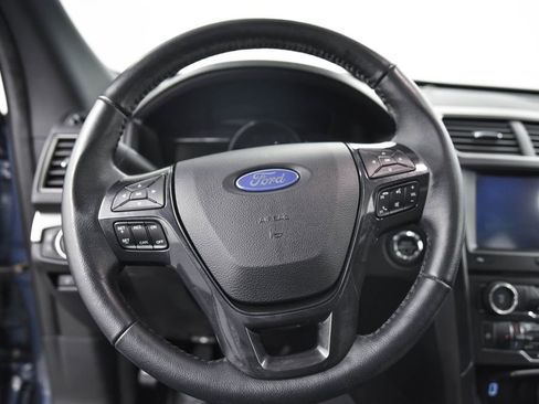 Used 2018 Ford Explorer XLT w/ Equipment Group 202A image 18