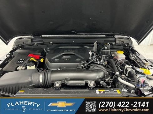 Used 2025 Jeep Wrangler Unlimited Sport AWD/4WD image 16