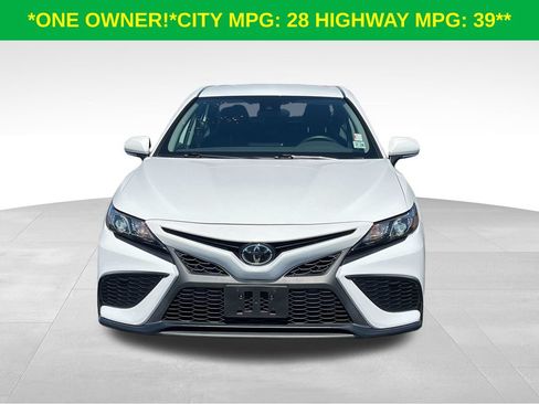 Used 2023 Toyota Camry SE FWD image 2