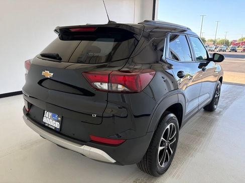 Used 2024 Chevrolet TrailBlazer LT w/ LT Cold Weather Package AWD/4WD image 21