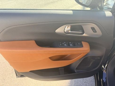 New 2026 Chrysler Pacifica Pinnacle w/ Trailer Tow Group image 12