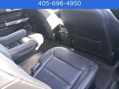 Used 2023 Ford Explorer Limited image 10