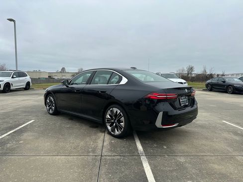 Certified 2025 BMW 530i image 7