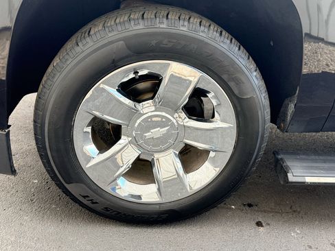 Used 2015 Chevrolet Suburban LTZ image 30