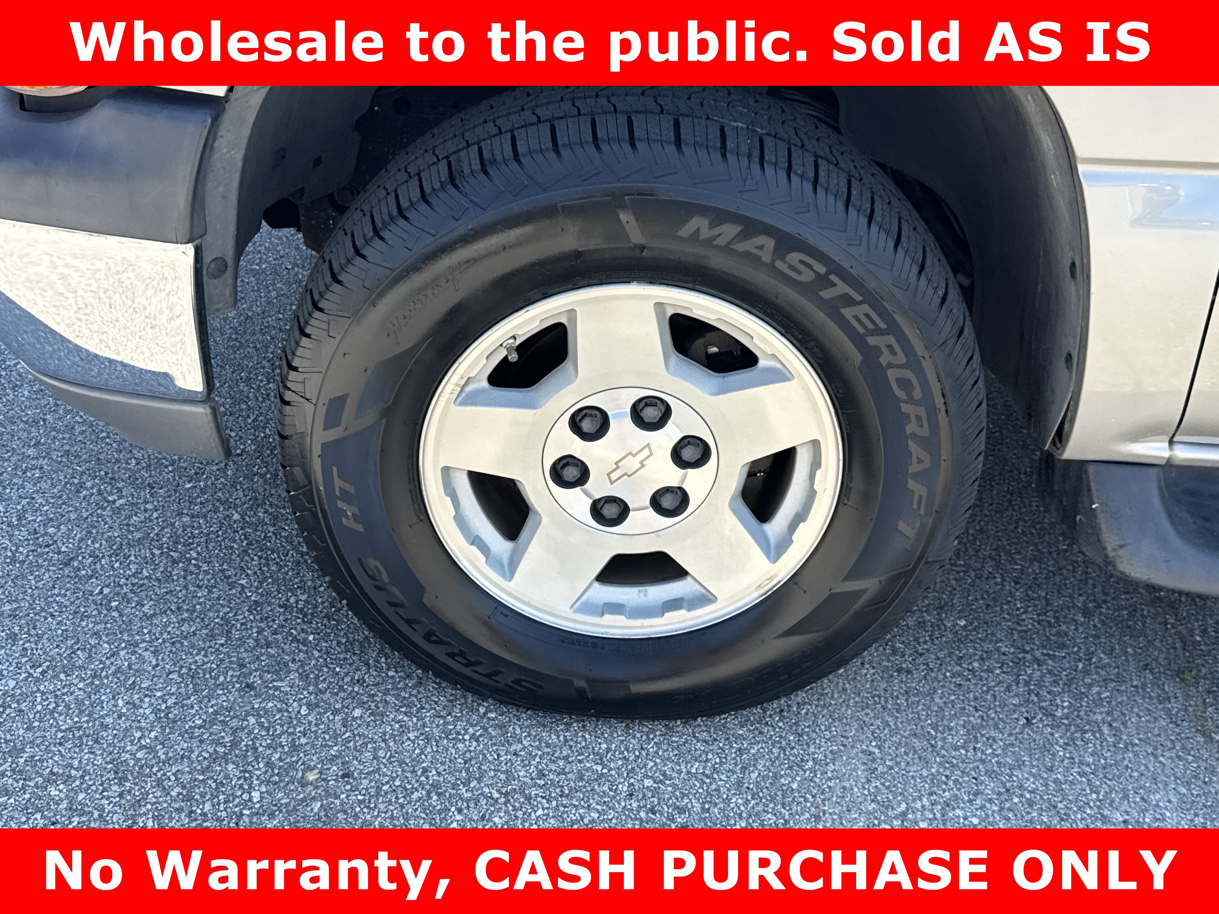 Used 2004 Chevrolet Suburban LS w/ Preferred Equipment Group RWD image 9