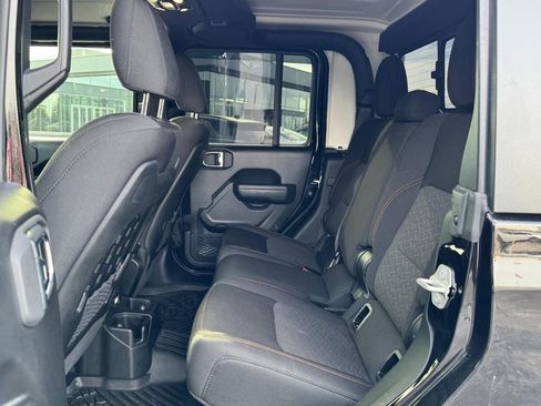 Used 2023 Jeep Gladiator Mojave w/ Trailer Tow Package image 10