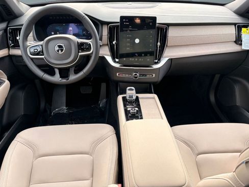 New 2026 Volvo XC90 B6 Plus w/ Protection Package Premier image 16