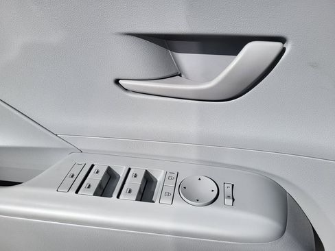 Used 2025 Hyundai Kona SEL image 23