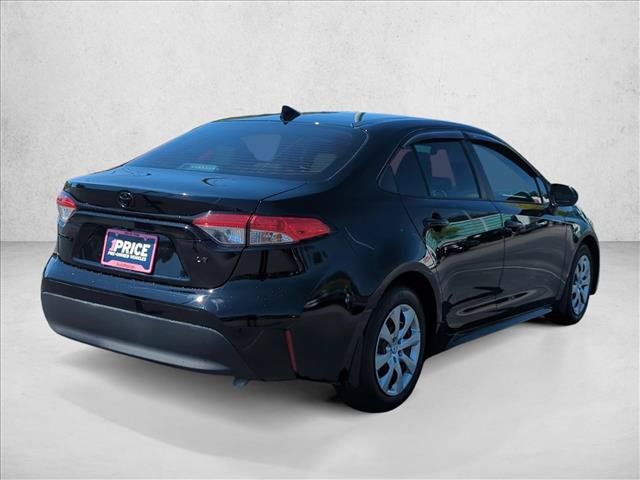 Certified 2025 Toyota Corolla LE FWD image 5