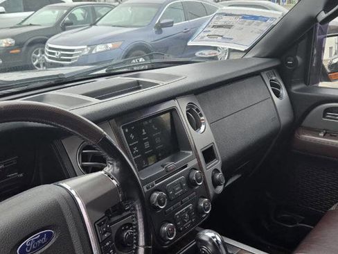 Used 2017 Ford Expedition Platinum image 6