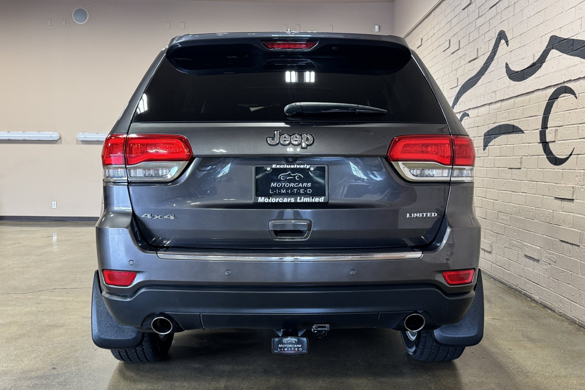 Used 2017 Jeep Grand Cherokee Limited AWD/4WD image 5