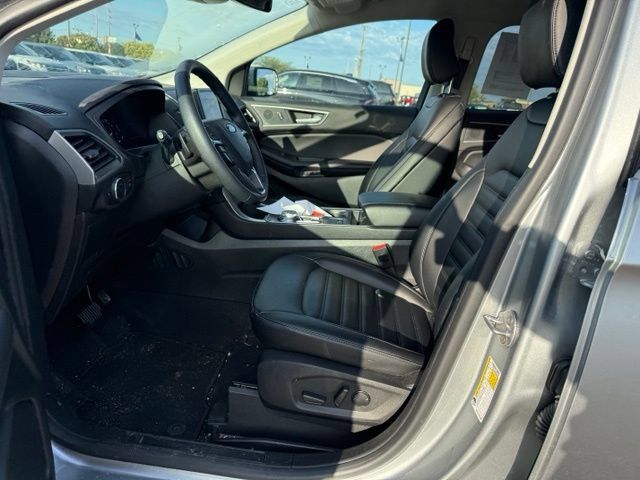 Used 2024 Ford Edge SEL w/ Convenience Package AWD/4WD image 2