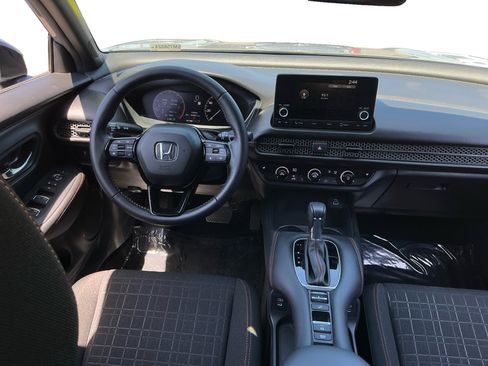 Used 2025 Honda HR-V Sport image 14