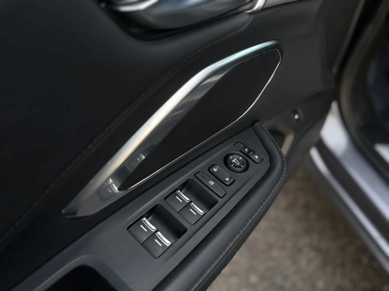 Used 2019 Acura RDX AWD image 25