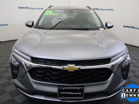 Used 2026 Chevrolet Trax LT FWD image 14