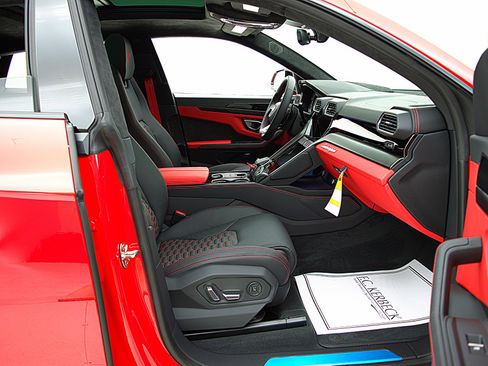 Used 2022 Lamborghini Urus image 36