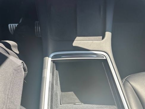 Used 2023 Tesla Model Y Performance AWD/4WD image 16