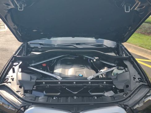 Used 2026 BMW X5 xDrive40i w/ Climate Comfort Package image 8