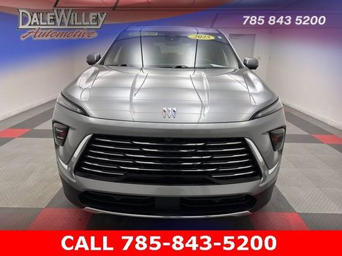 Used 2025 Buick Enclave Preferred image 2