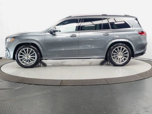 Used 2025 Mercedes-Benz GLS 450 4MATIC image 4