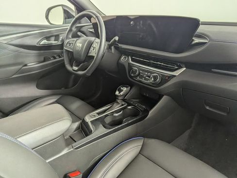 Used 2024 Buick Envista Sport Touring w/ Convenience II Package FWD image 23