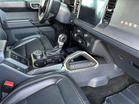 Certified 2025 Ford Bronco Badlands AWD/4WD image 15