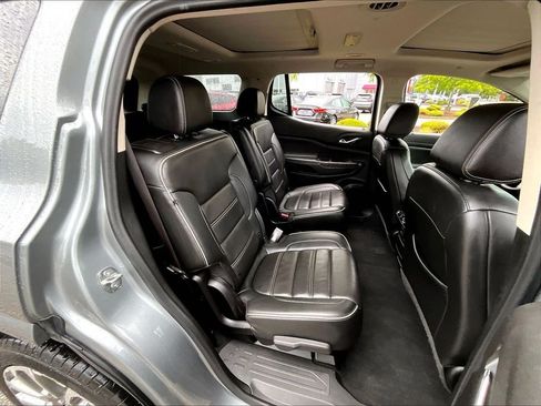 Used 2023 GMC Acadia Denali w/ Denali Ultimate Package AWD/4WD image 16