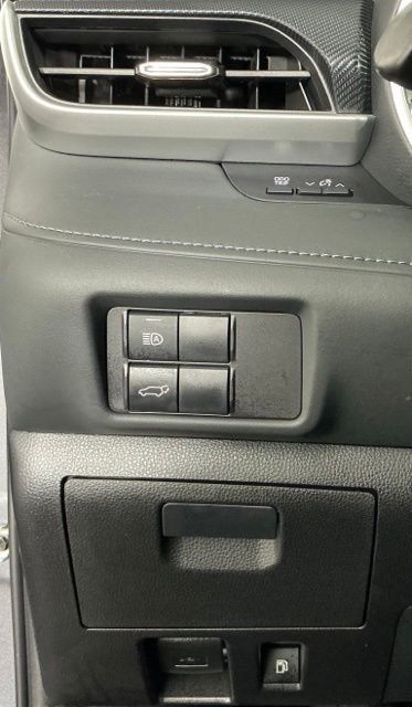 Used 2022 Toyota Highlander XSE FWD image 9