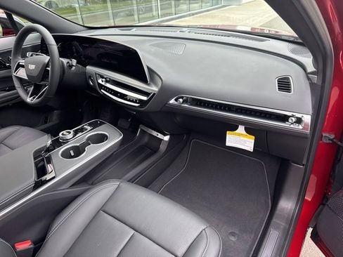 New 2025 Cadillac Lyriq Sport image 19