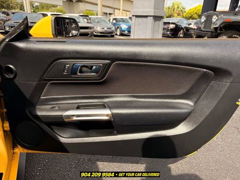 Used 2017 Ford Mustang GT RWD image 29