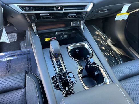 New 2026 Lexus RX 450h AWD image 25