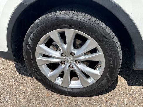 Used 2014 Toyota RAV4 Limited w/ Technology Package FWD image 18