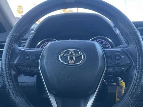 Used 2019 Toyota Camry SE w/ Carpet Mat Package image 10
