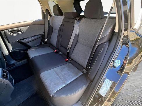 Used 2023 Nissan Rogue SV image 26