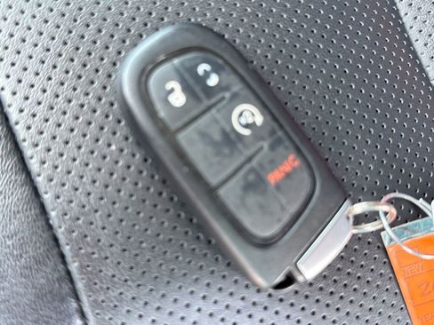 Used 2022 Jeep Cherokee Latitude Lux AWD/4WD image 39