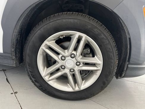 Used 2021 Hyundai Kona SE FWD image 17