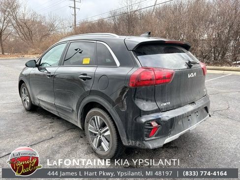 Certified 2022 Kia Niro LXS image 2