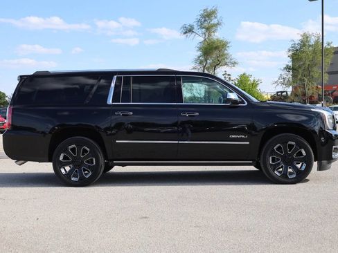 Used 2019 GMC Yukon XL Denali w/ Denali Ultimate Package AWD/4WD image 7