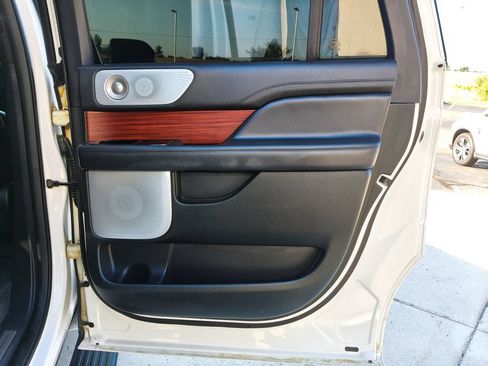 Used 2024 Lincoln Navigator L Reserve w/ Equipment Group 201A AWD/4WD image 32