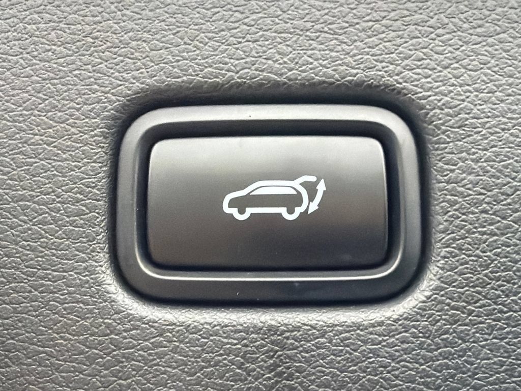 Used 2023 Hyundai Palisade SEL w/ Cargo Package FWD image 19
