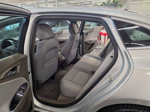 Used 2021 Chevrolet Malibu LS FWD image 9